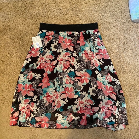 Xl Lularoe Lola skirt (floral) - Picture 1 of 4